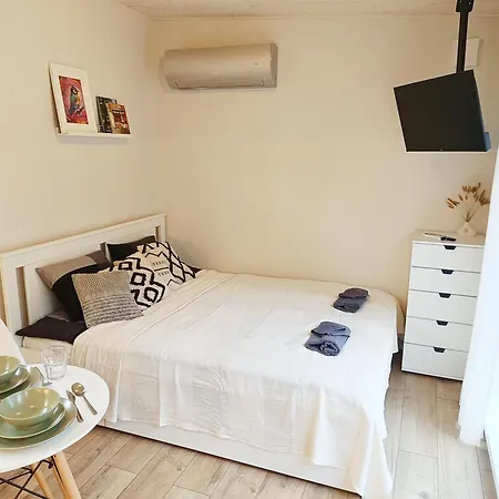 Tihase Tiny House With Free Bike Use * تالين